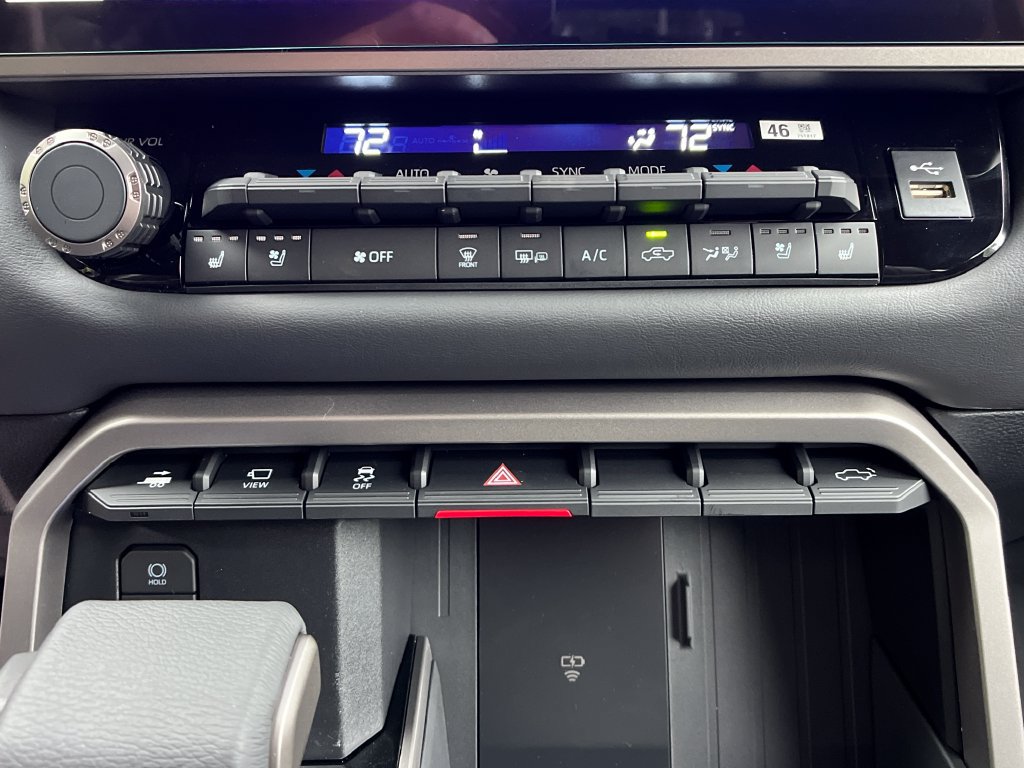New 2026 Toyota Tundra Platinum AWD/4WD image 17