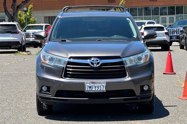 Used 2015 Toyota Highlander XLE AWD/4WD image 8