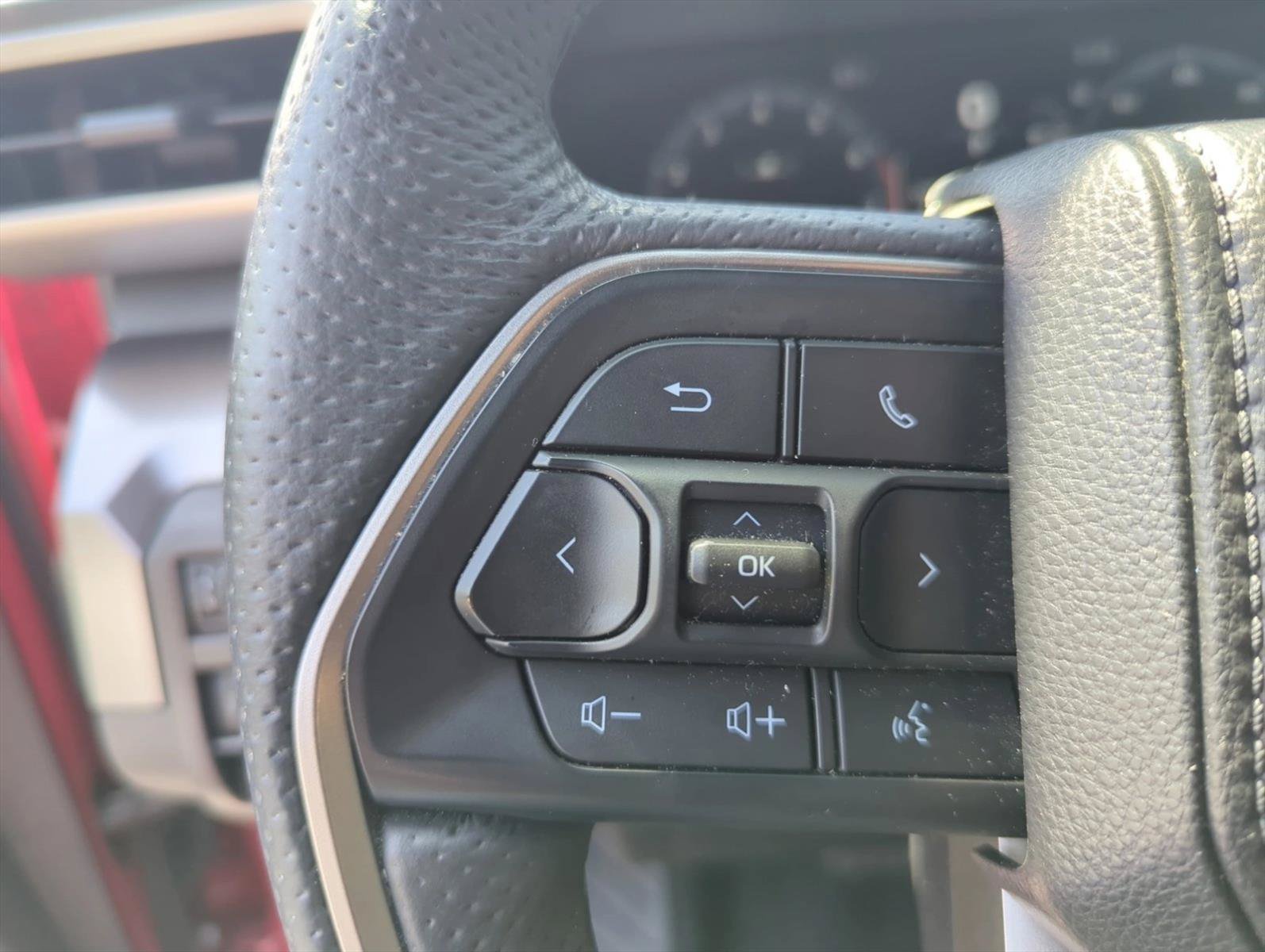 Used 2025 Toyota Tacoma TRD Off-Road AWD/4WD image 17