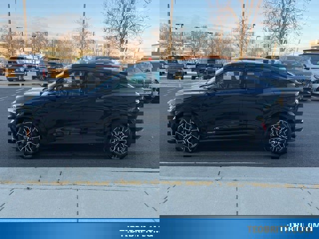 Certified 2025 Ford Mustang Mach-E Premium image 4