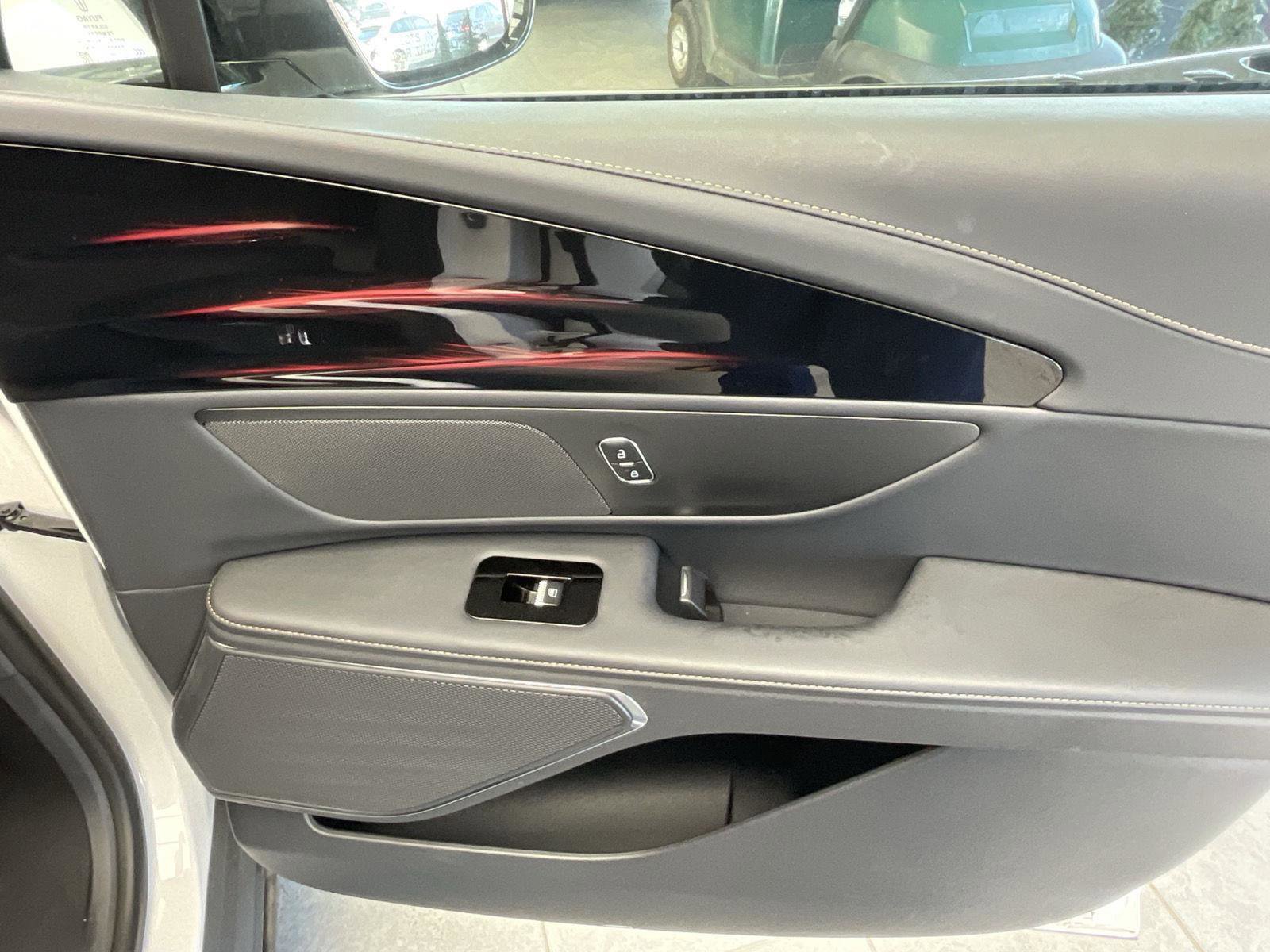 New 2024 Lincoln Nautilus Reserve w/ Jet Appearance Package (87T) image 9