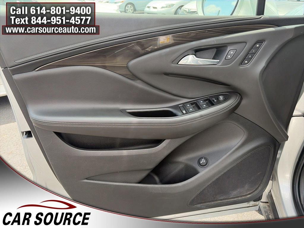 Used 2019 Buick Envision Essence AWD/4WD image 17