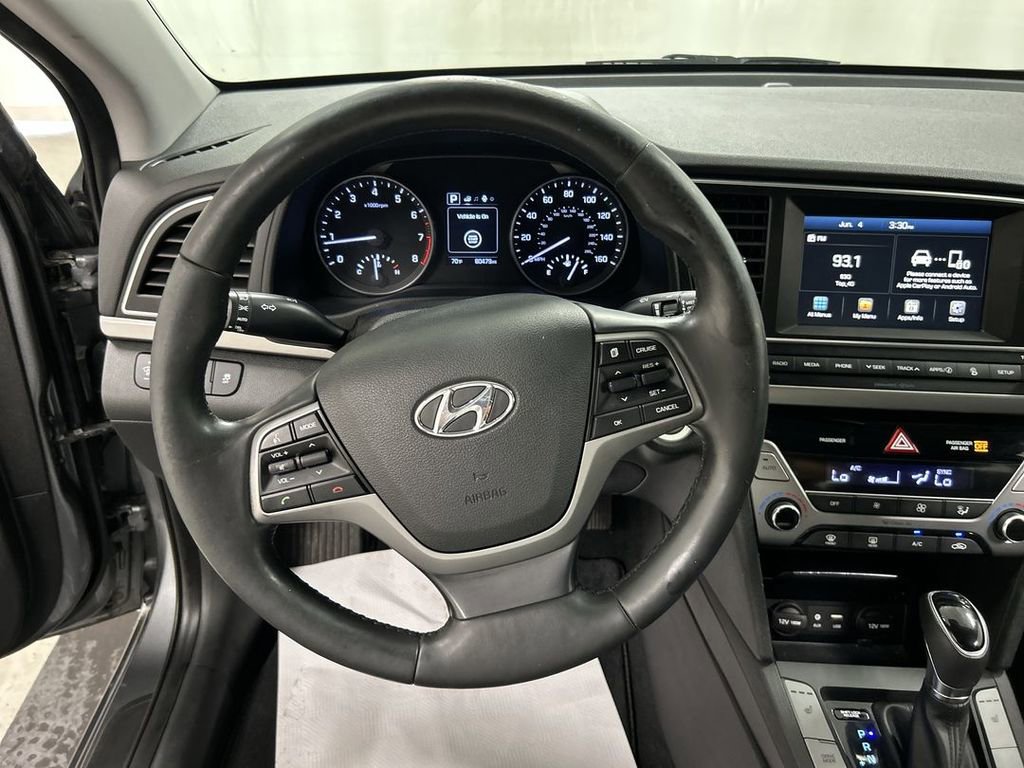 Used 2017 Hyundai Elantra Limited FWD image 4