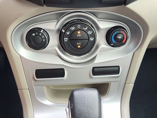 Used 2019 Ford Fiesta SE image 22