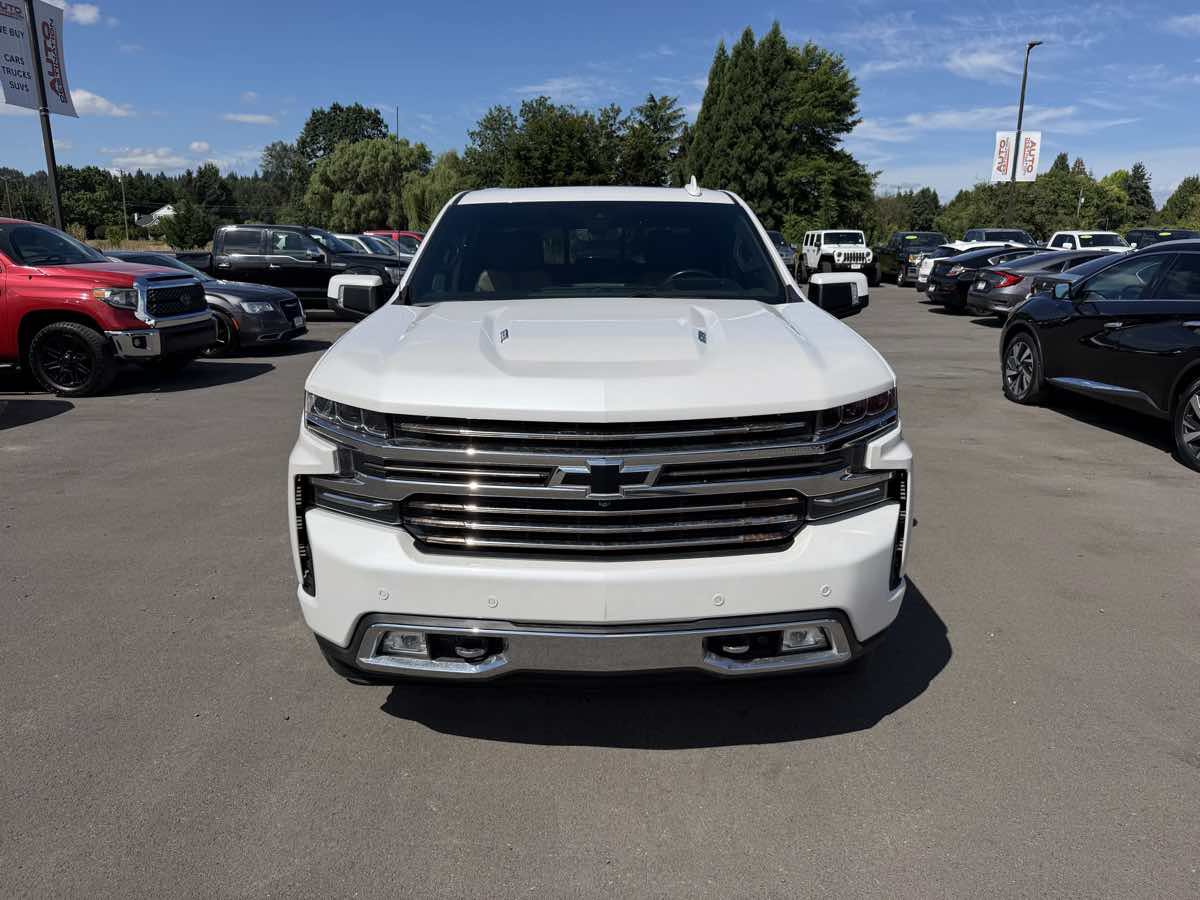 Used 2019 Chevrolet Silverado 1500 High Country w/ Technology Package AWD/4WD image 3