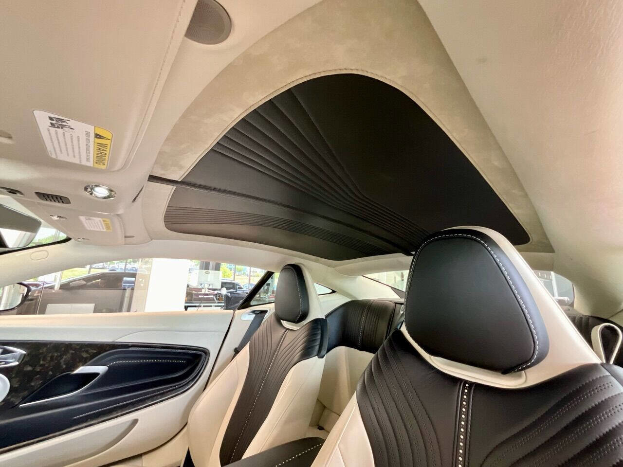 Used 2018 Aston Martin DB11 V12 image 29