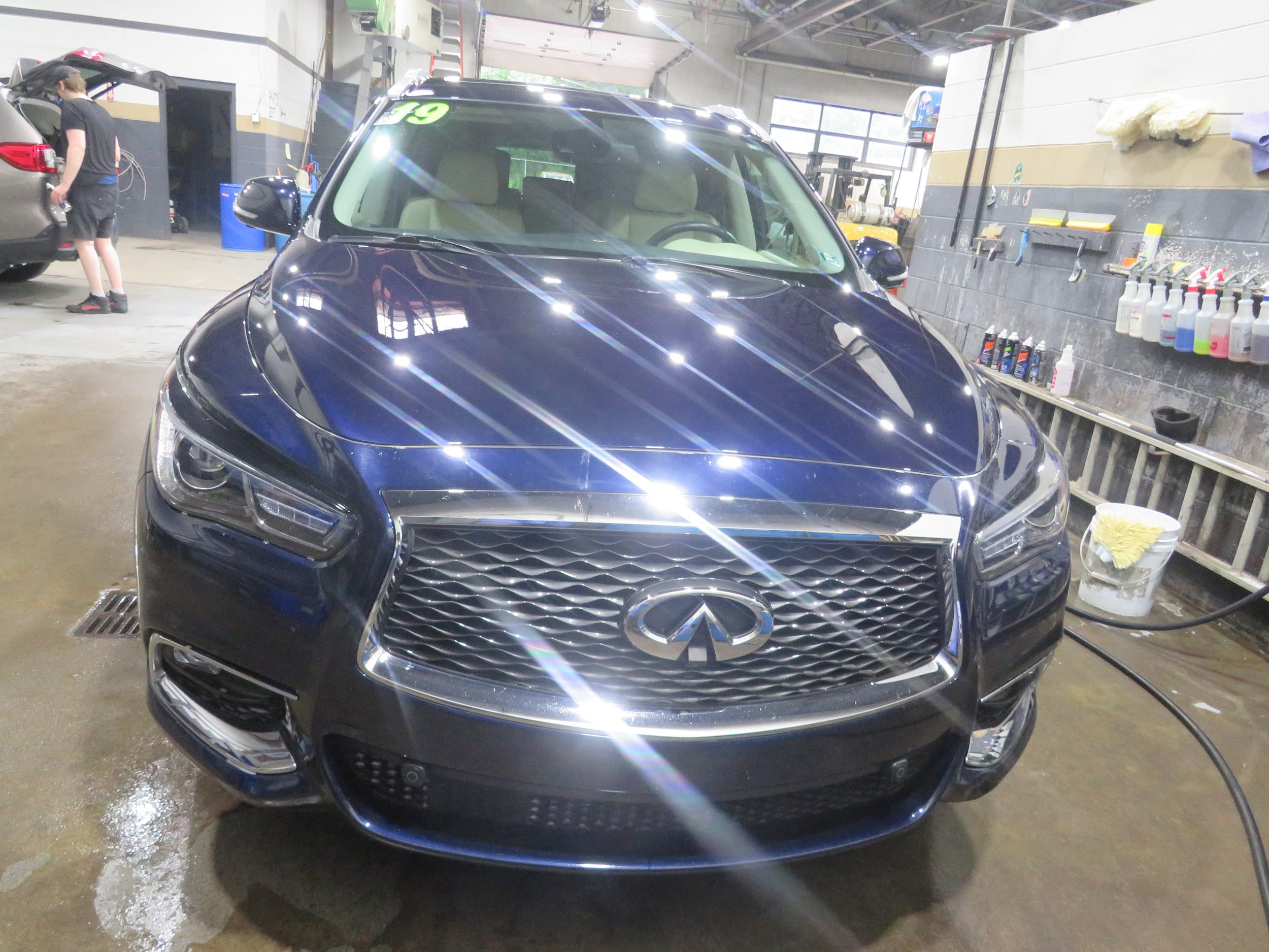 Used 2020 INFINITI QX60 Luxe w/ Essential Package AWD/4WD image 2