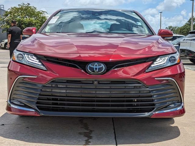 Used 2021 Toyota Camry XLE w/ Navigation Package FWD image 3