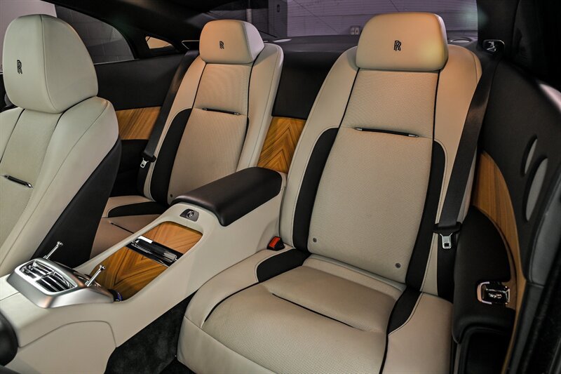 Used 2017 Rolls-Royce Wraith RWD image 20