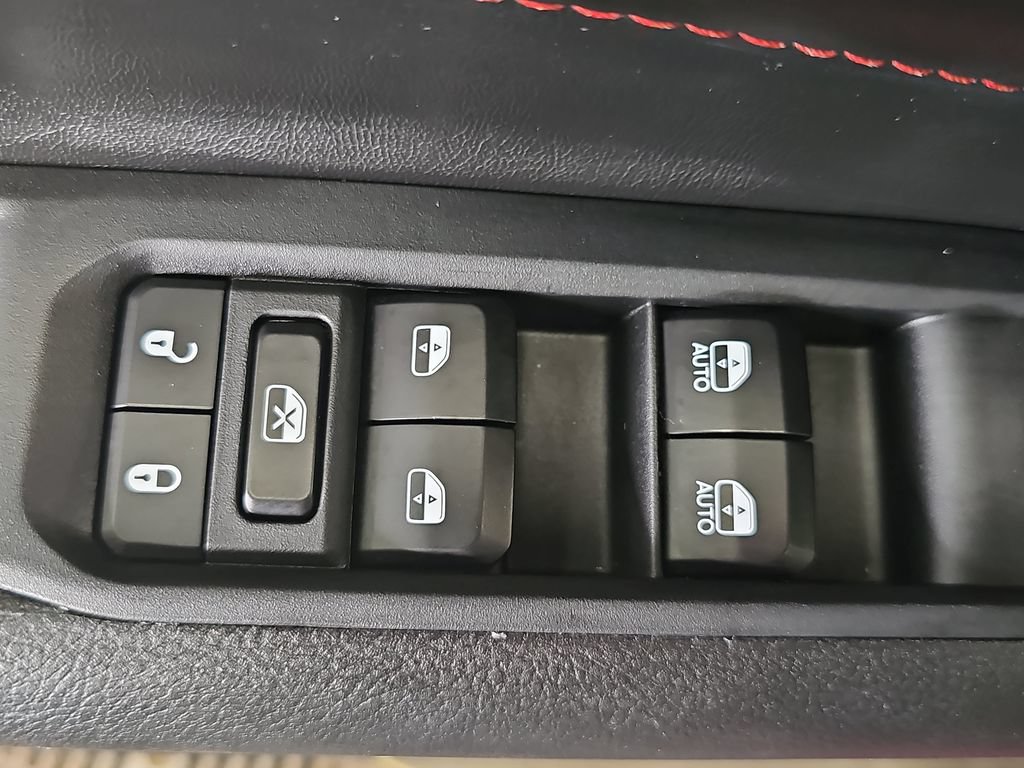Used 2025 Jeep Compass Trailhawk AWD/4WD image 26