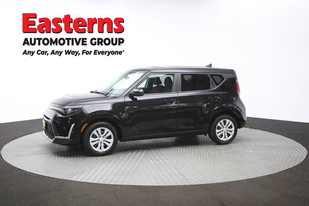 Used 2023 Kia Soul LX image 95