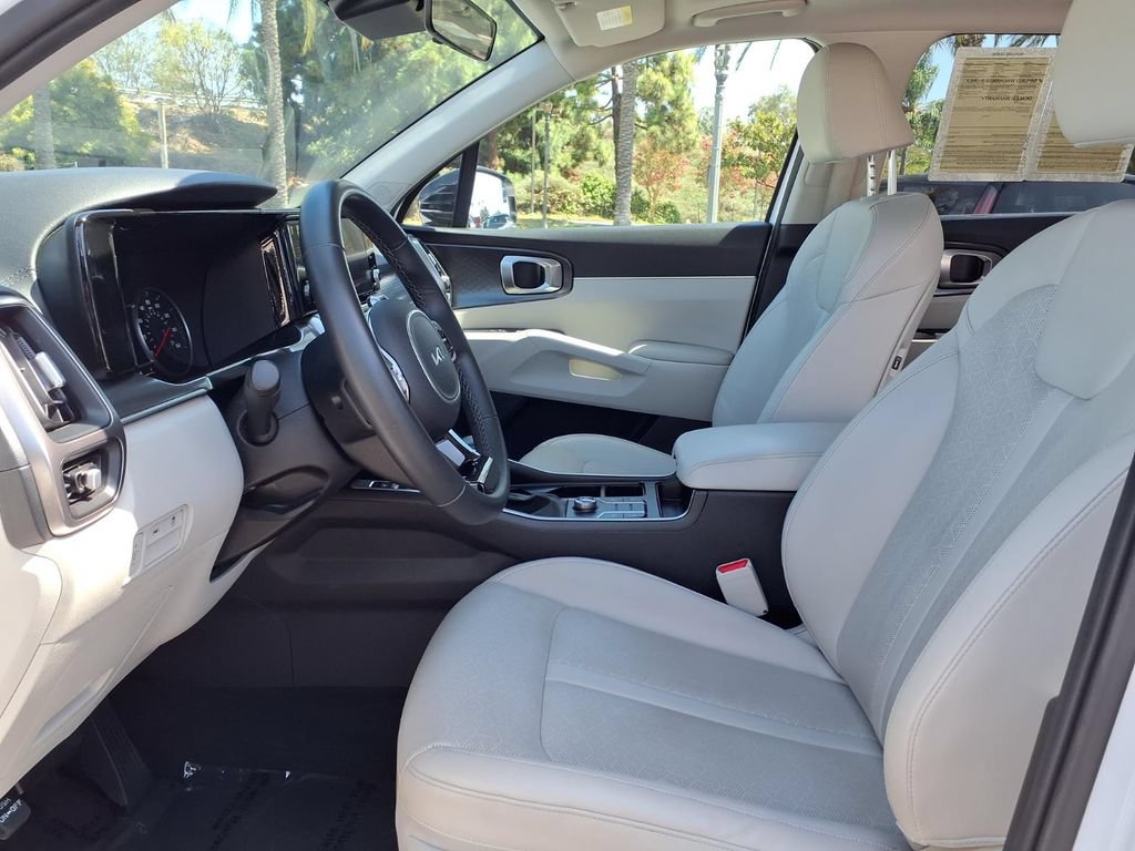 Certified 2023 Kia Sorento S w/ Panoramic Sunroof Package FWD image 8