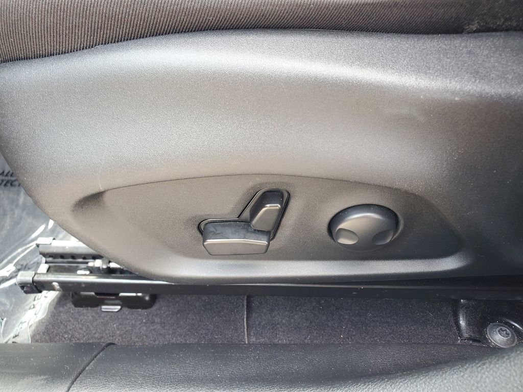 Used 2023 Jeep Compass Latitude image 17