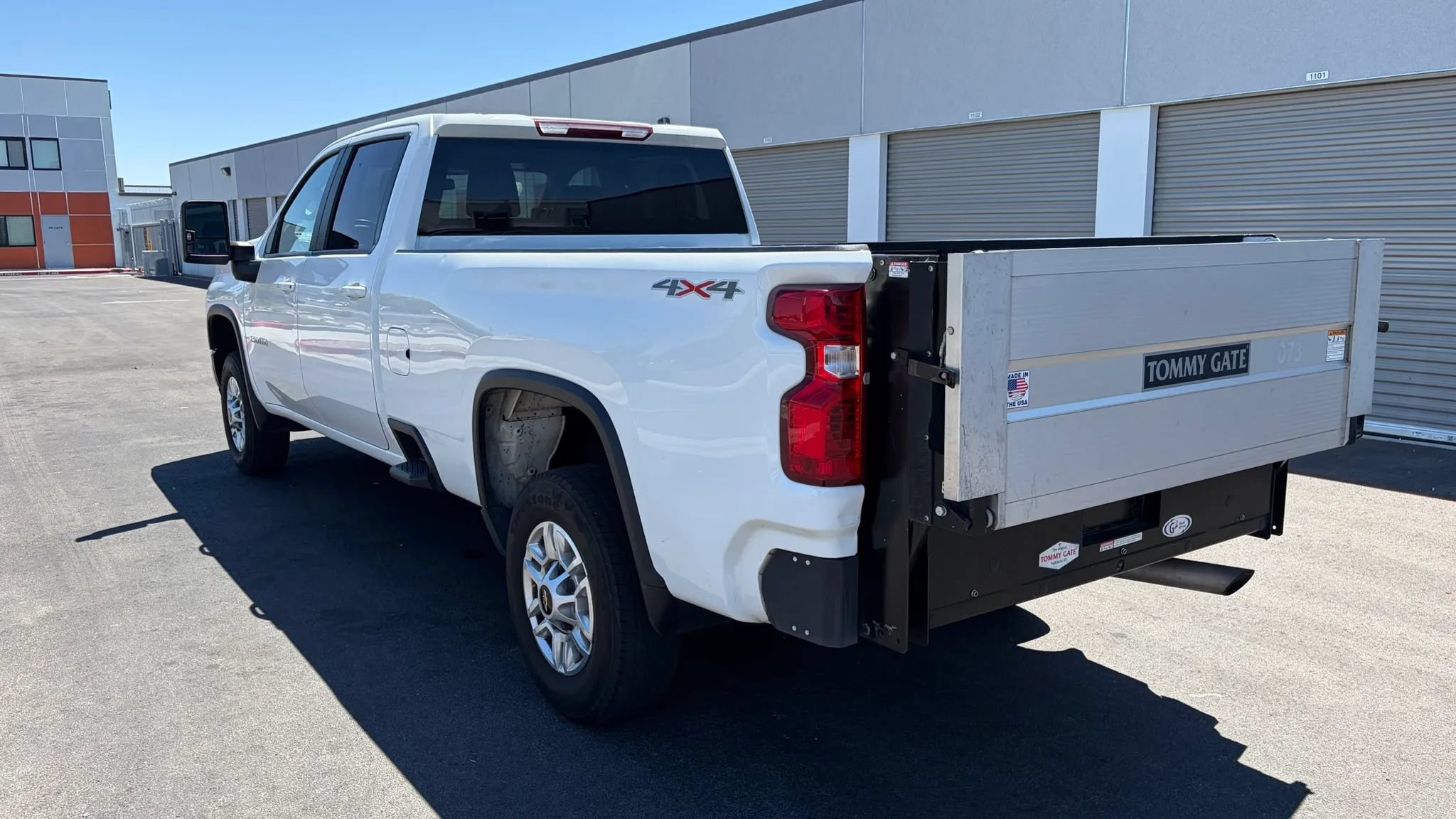 Used 2023 Chevrolet Silverado 2500 LT AWD/4WD image 3
