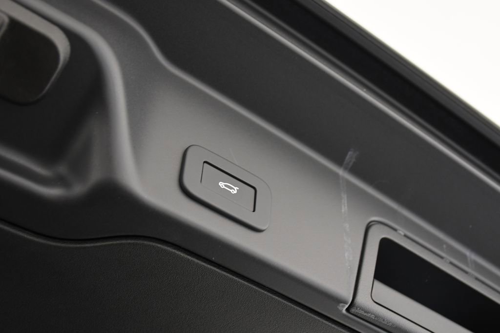 Certified 2026 Land Rover Range Rover Evoque Dynamic SE image 24
