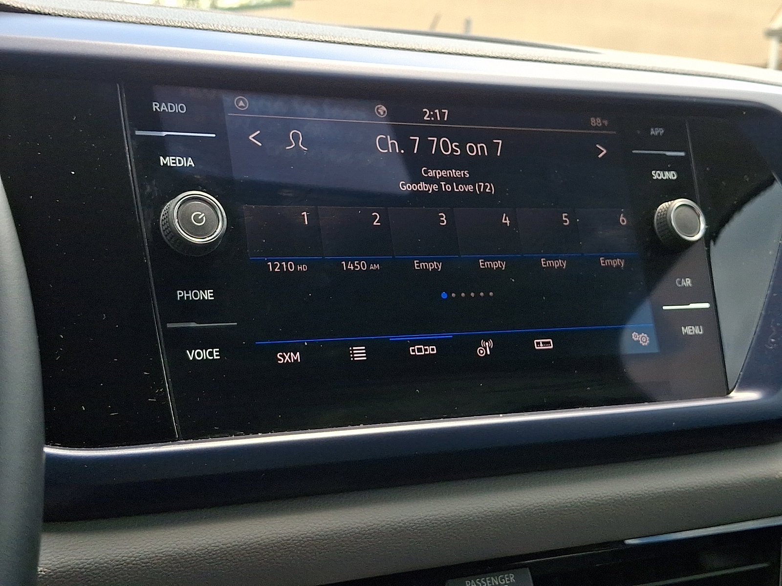 Certified 2023 Volkswagen Taos SE FWD image 16