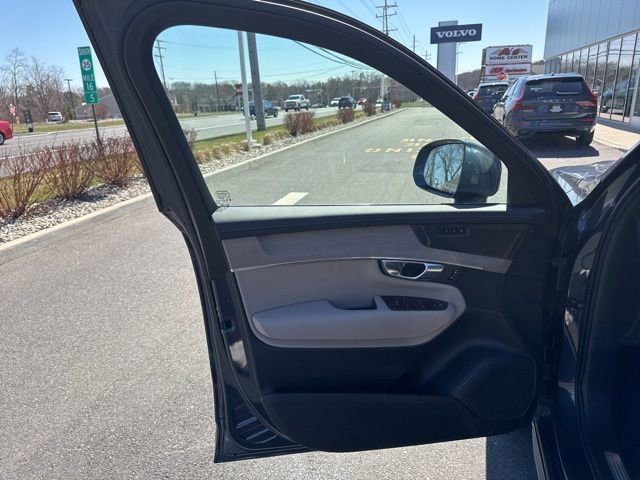 Certified 2025 Volvo XC90 B6 Plus image 19