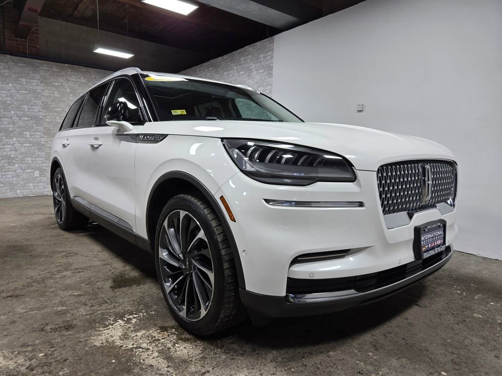 Used 2022 Lincoln Aviator Reserve w/ Equipment Group 201A image 4