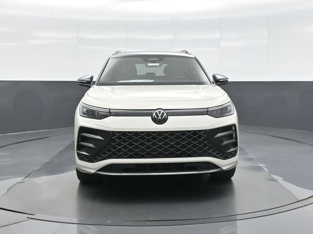 New 2026 Volkswagen Tiguan SE R-Line AWD/4WD image 2