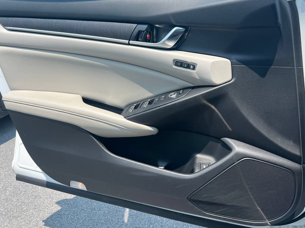 Used 2021 Honda Accord Touring image 18