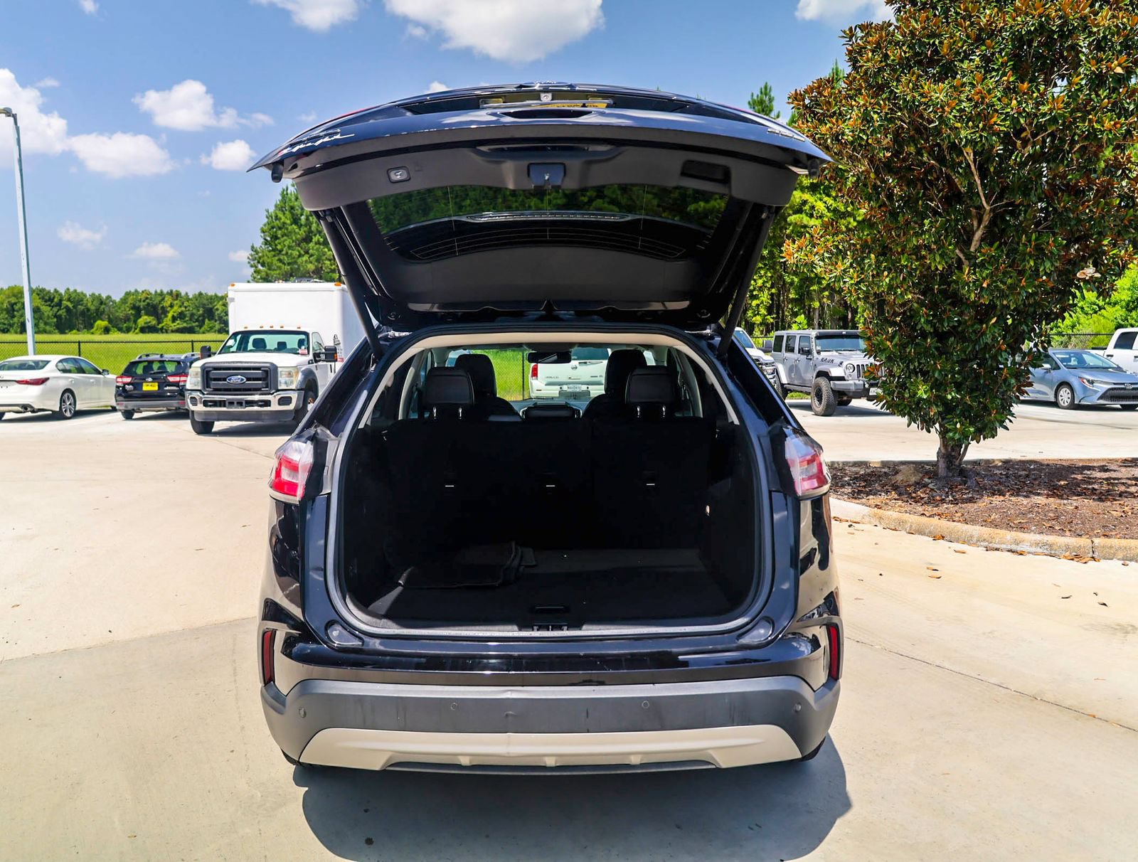 Used 2023 Ford Edge SEL w/ Convenience Package AWD/4WD image 6