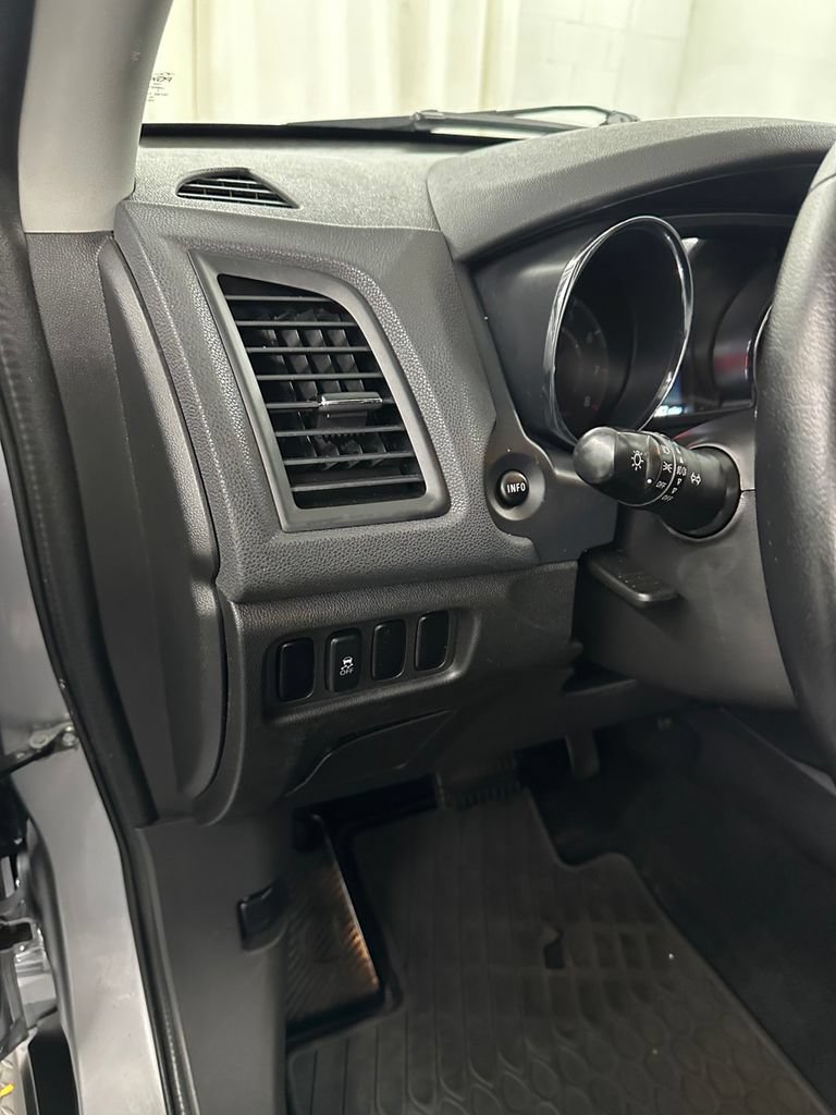 Used 2016 Mitsubishi Outlander Sport ES FWD image 14