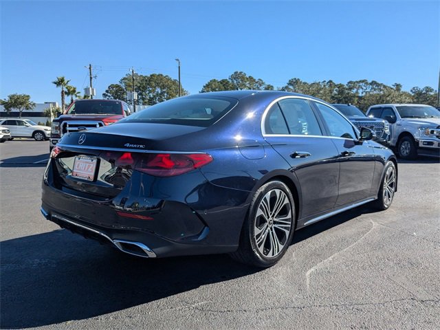 Used 2025 Mercedes-Benz E 350 4MATIC Sedan image 5