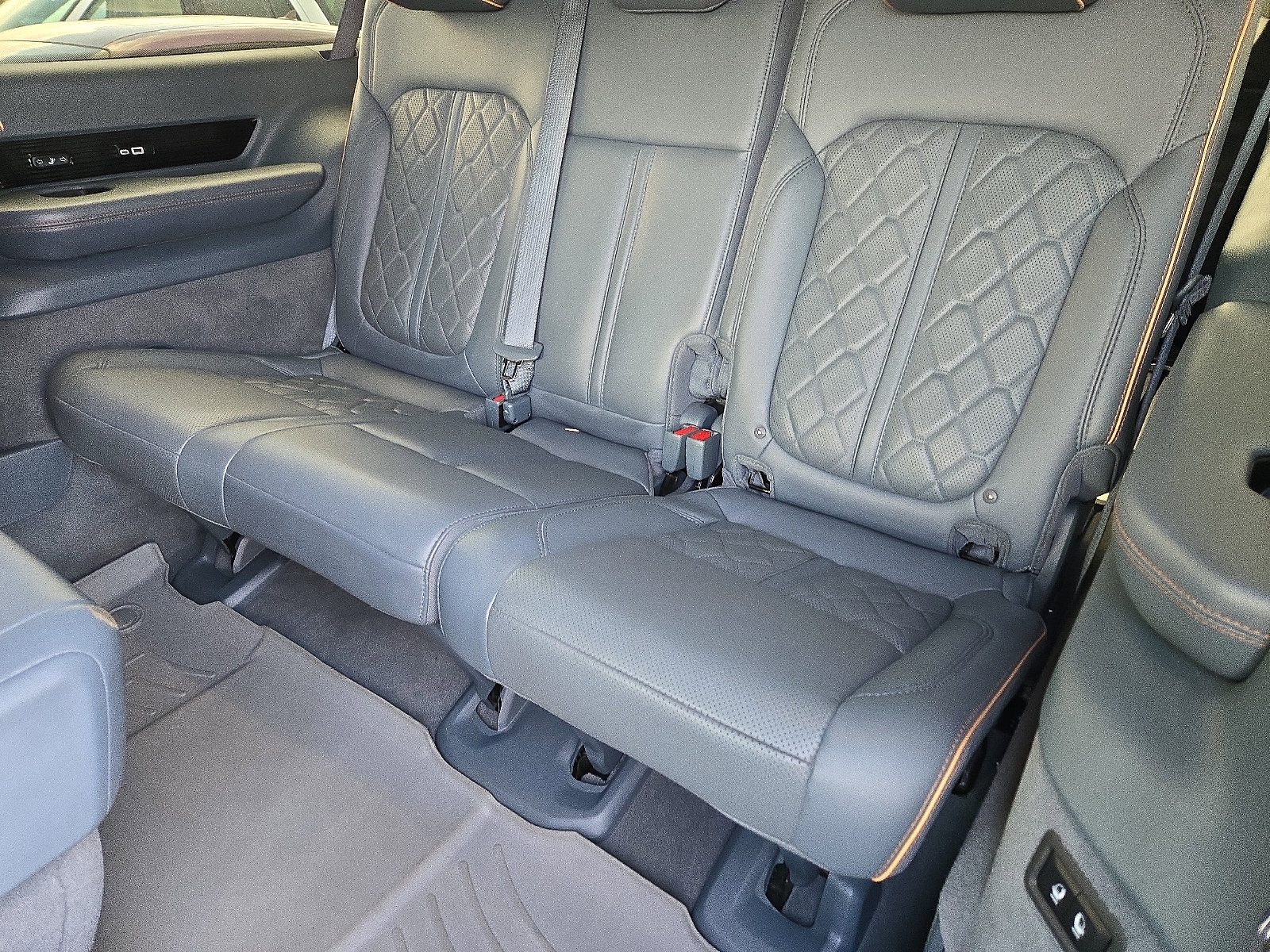 Used 2023 Jeep Grand Wagoneer L Series III w/ HD Trailer Tow Package image 14