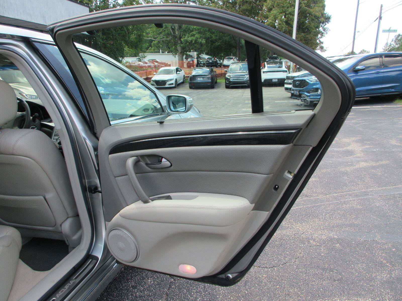 Used 2010 Acura RL AWD/4WD image 19