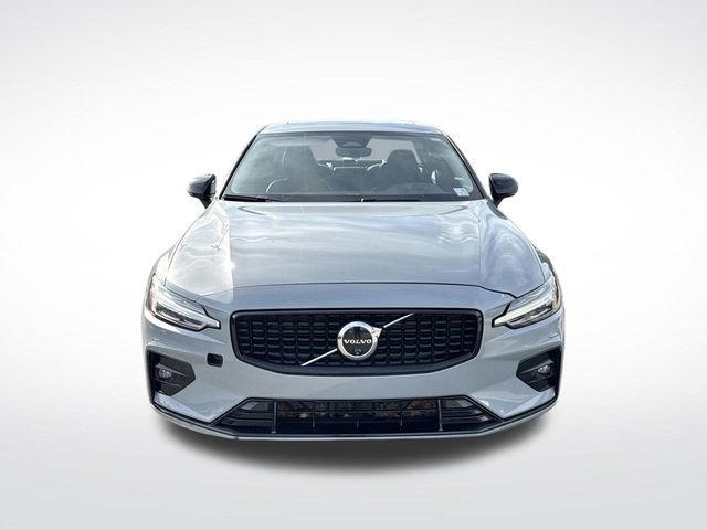 Used 2024 Volvo S60 B5 Plus image 8