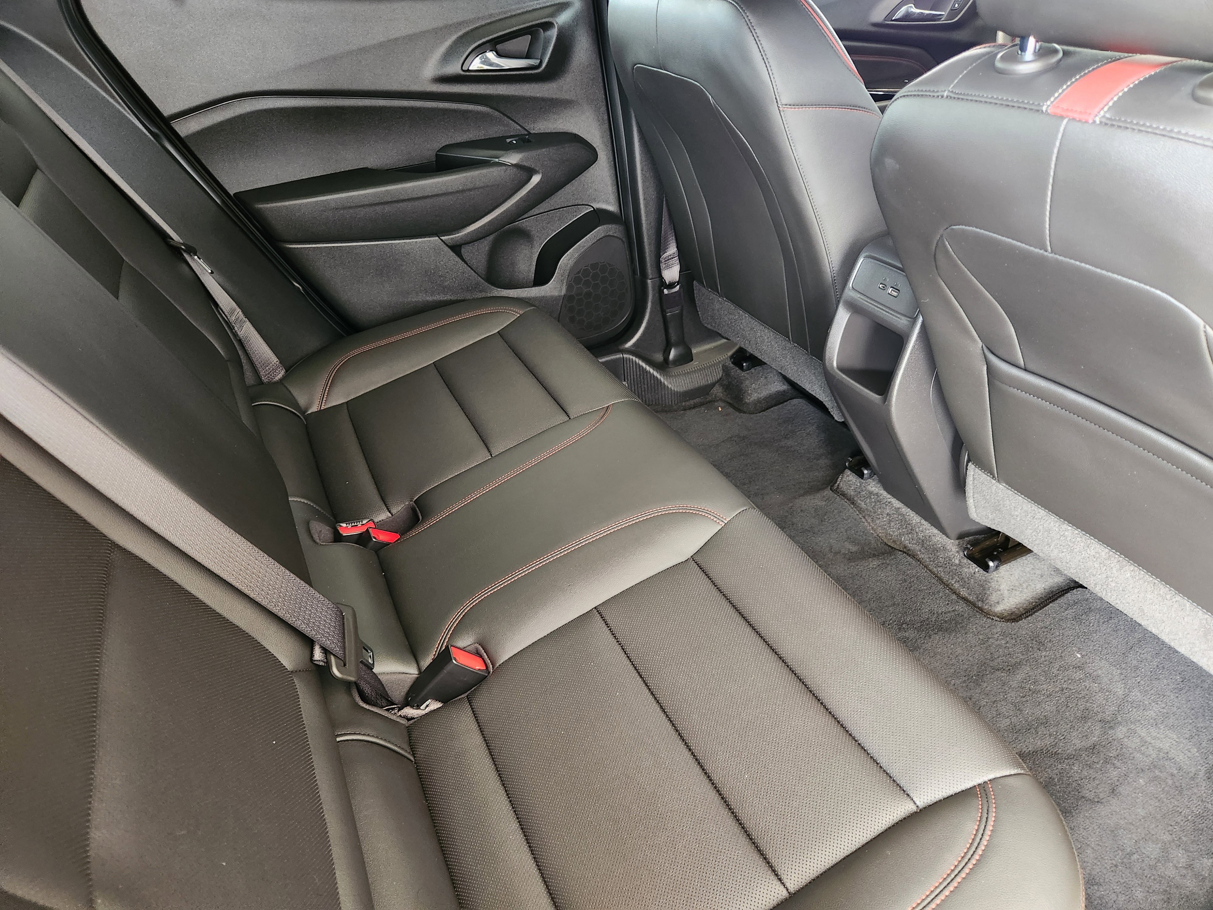 Certified 2024 Chevrolet Trax RS w/ Driver Confidence Package image 34