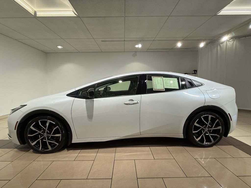 Certified 2024 Toyota Prius Prime FWD image 2