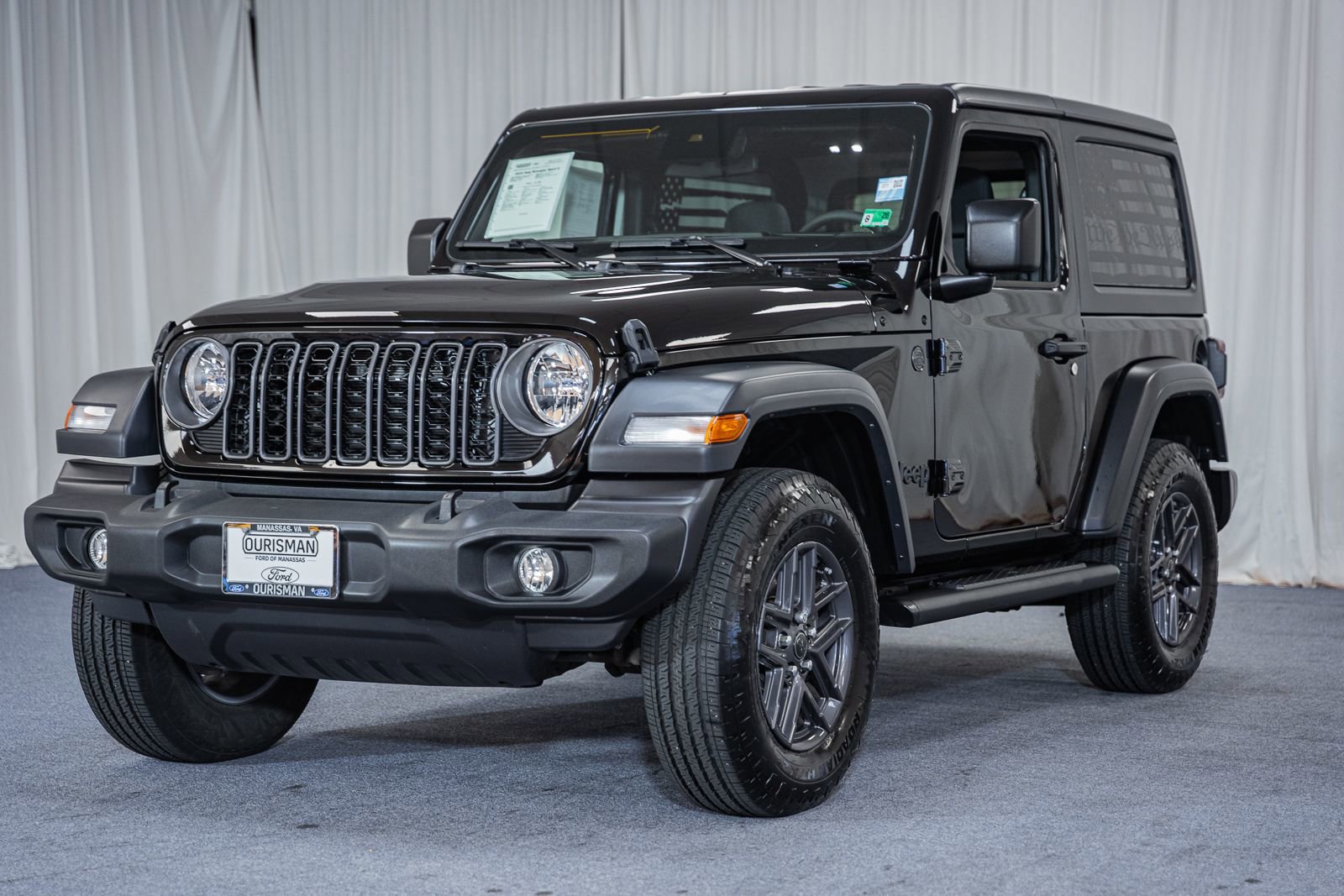 Used 2024 Jeep Wrangler Sport AWD/4WD image 3