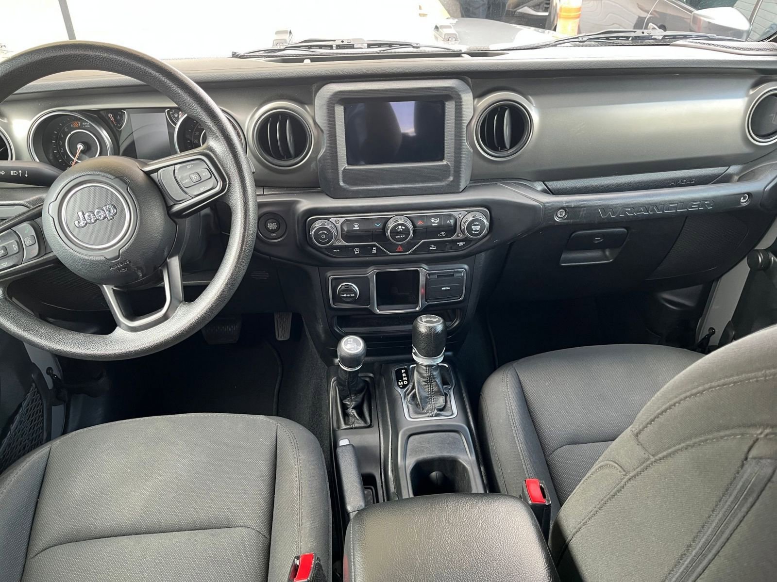 Used 2023 Jeep Wrangler Sport image 32