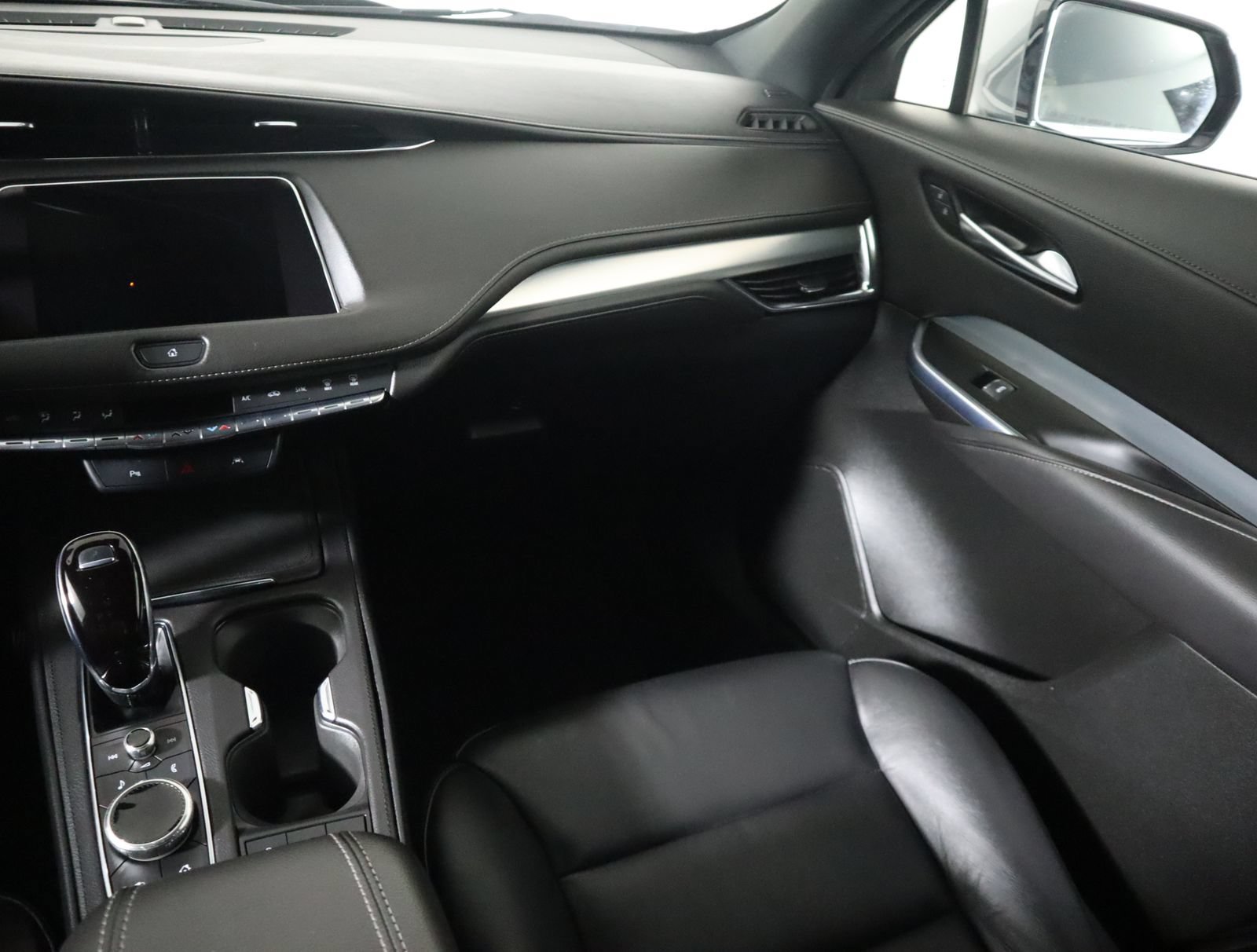 Used 2023 Cadillac XT4 Premium Luxury AWD/4WD image 32