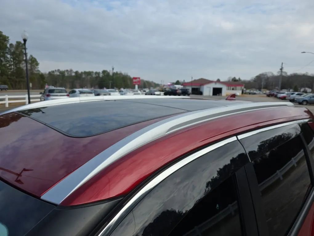 Used 2022 Nissan Rogue SV w/ SV Premium Package image 12