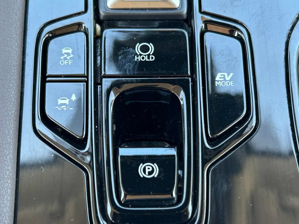 Used 2023 Lexus RX 350h w/ Accessory Package (2T) AWD/4WD image 15