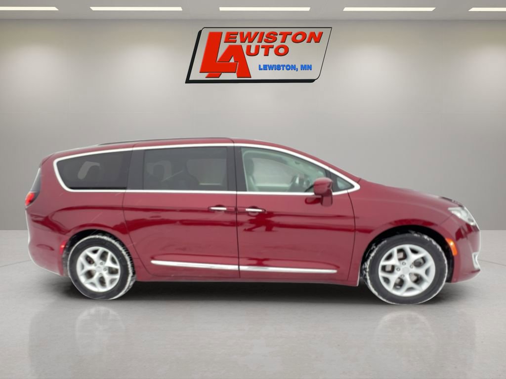Used 2018 Chrysler Pacifica Touring-L Plus w/ Tire & Wheel Group image 6