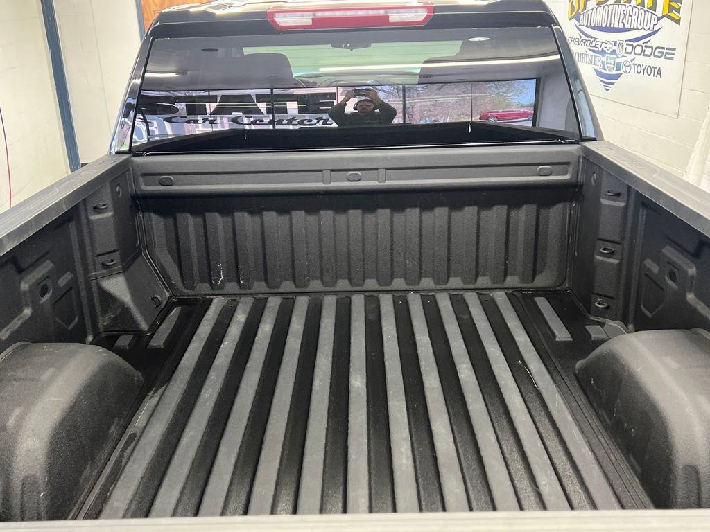 Used 2024 GMC Sierra 1500 Pro w/ Graphite Edition AWD/4WD image 11