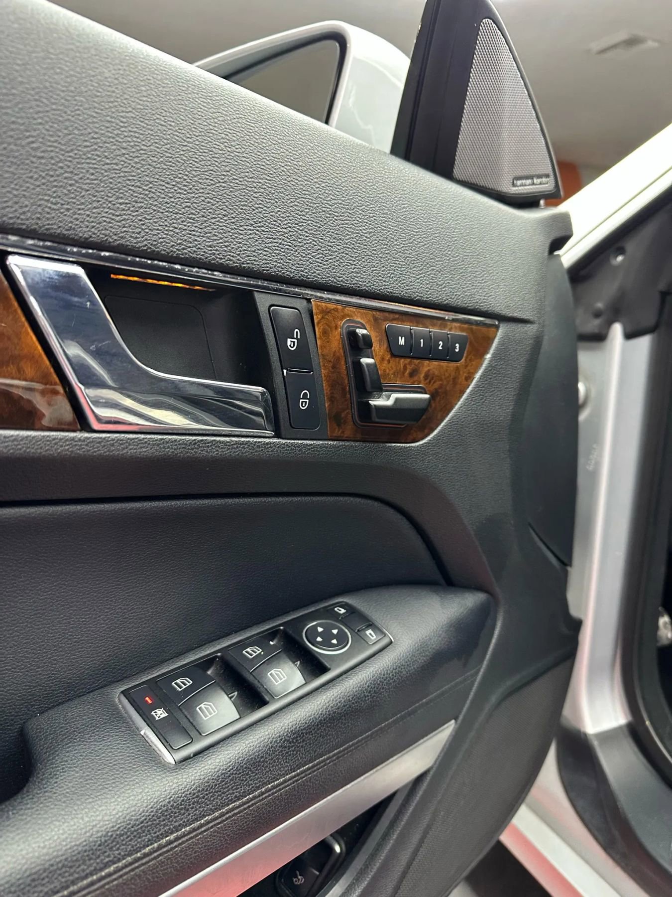 Used 2011 Mercedes-Benz E 350 Cabriolet image 18