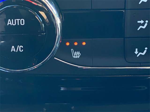 Certified 2025 Chevrolet Trax LT w/ LT Convenience Package image 18