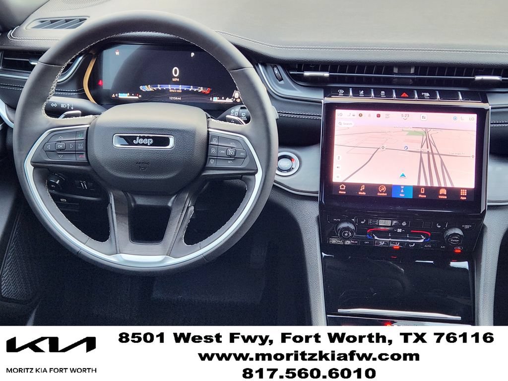 Used 2025 Jeep Grand Cherokee Limited w/ Black Appearance Package AWD/4WD image 25