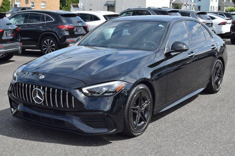 Used 2023 Mercedes-Benz C 300 4MATIC Sedan image 4