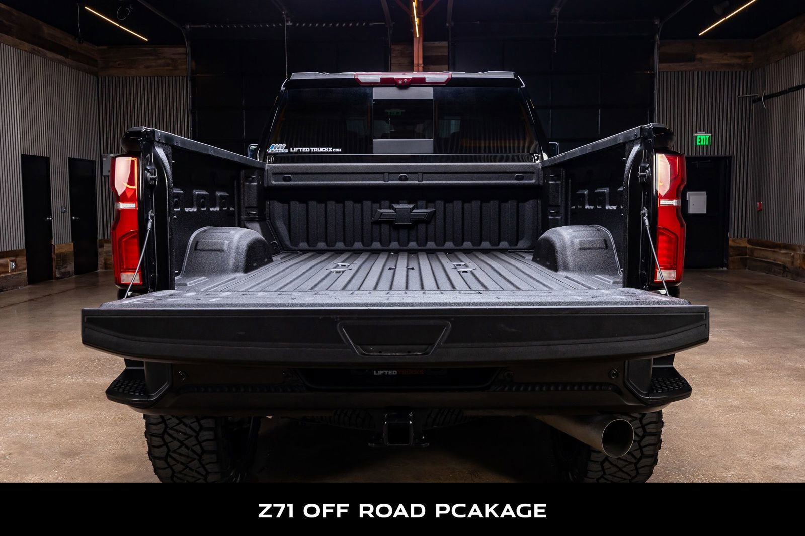 Used 2024 Chevrolet Silverado 2500 LTZ w/ LTZ Plus Package AWD/4WD image 9