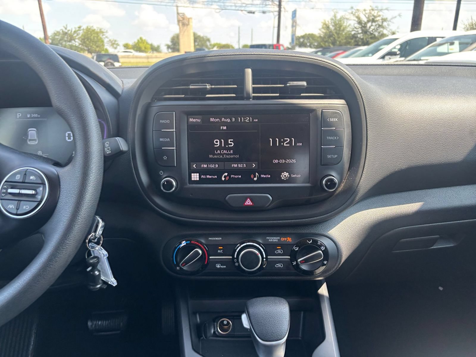 Used 2025 Kia Soul LX w/ LX Technology Package FWD image 14