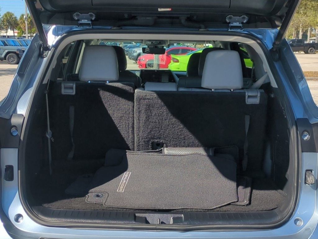 Used 2022 Toyota Highlander Platinum image 14