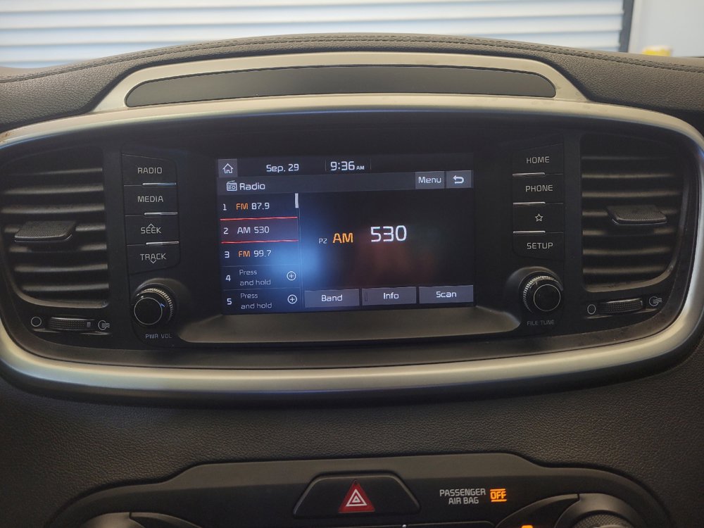 Used 2019 Kia Sorento L FWD image 25