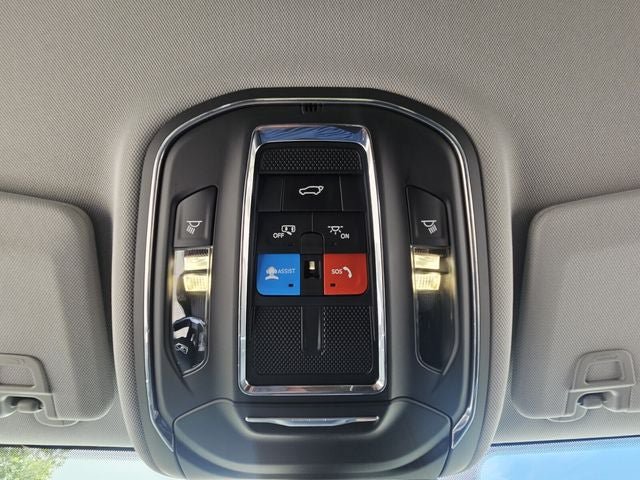 Used 2023 Jeep Grand Cherokee Limited RWD image 35