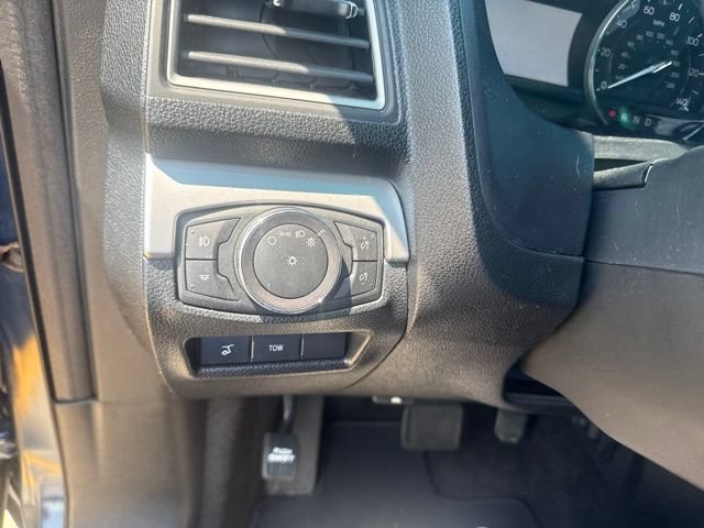 Used 2017 Ford Explorer XLT w/ Equipment Group 202A FWD image 26