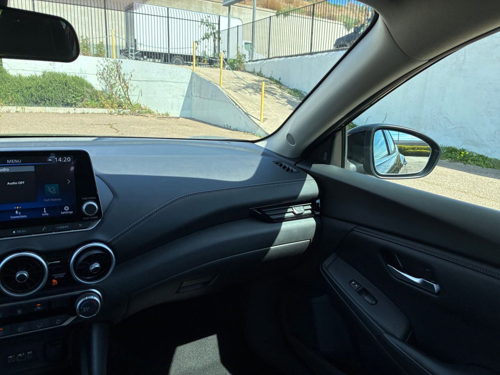 Used 2025 Nissan Sentra SV FWD image 33